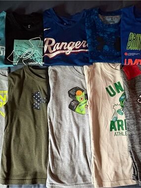 Under Armour boys Graphic Tees bundle of 8 size small 6/7